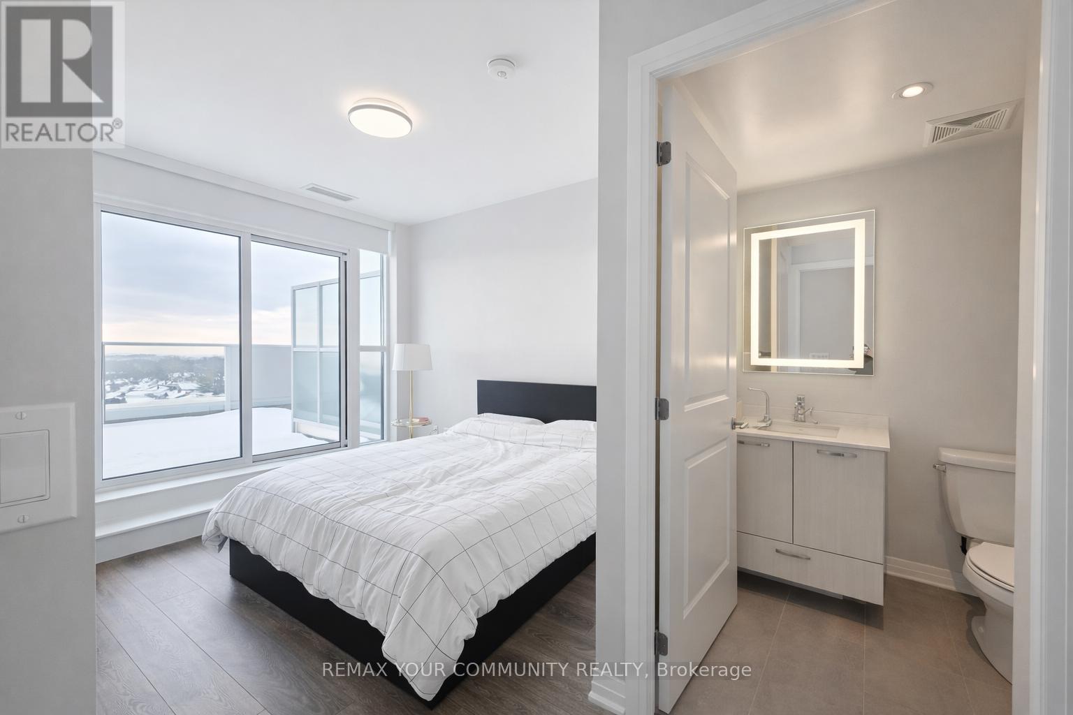 Ph805 - 2301 Danforth Avenue, Toronto, Ontario  M4C 0A7 - Photo 6 - E12791648