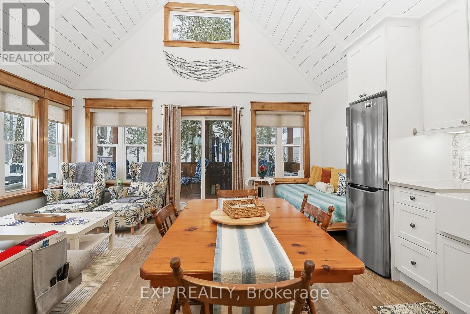 30 29th Street N, Wasaga Beach, Ontario  L9Z 2E1 - Photo 1 - S12791614