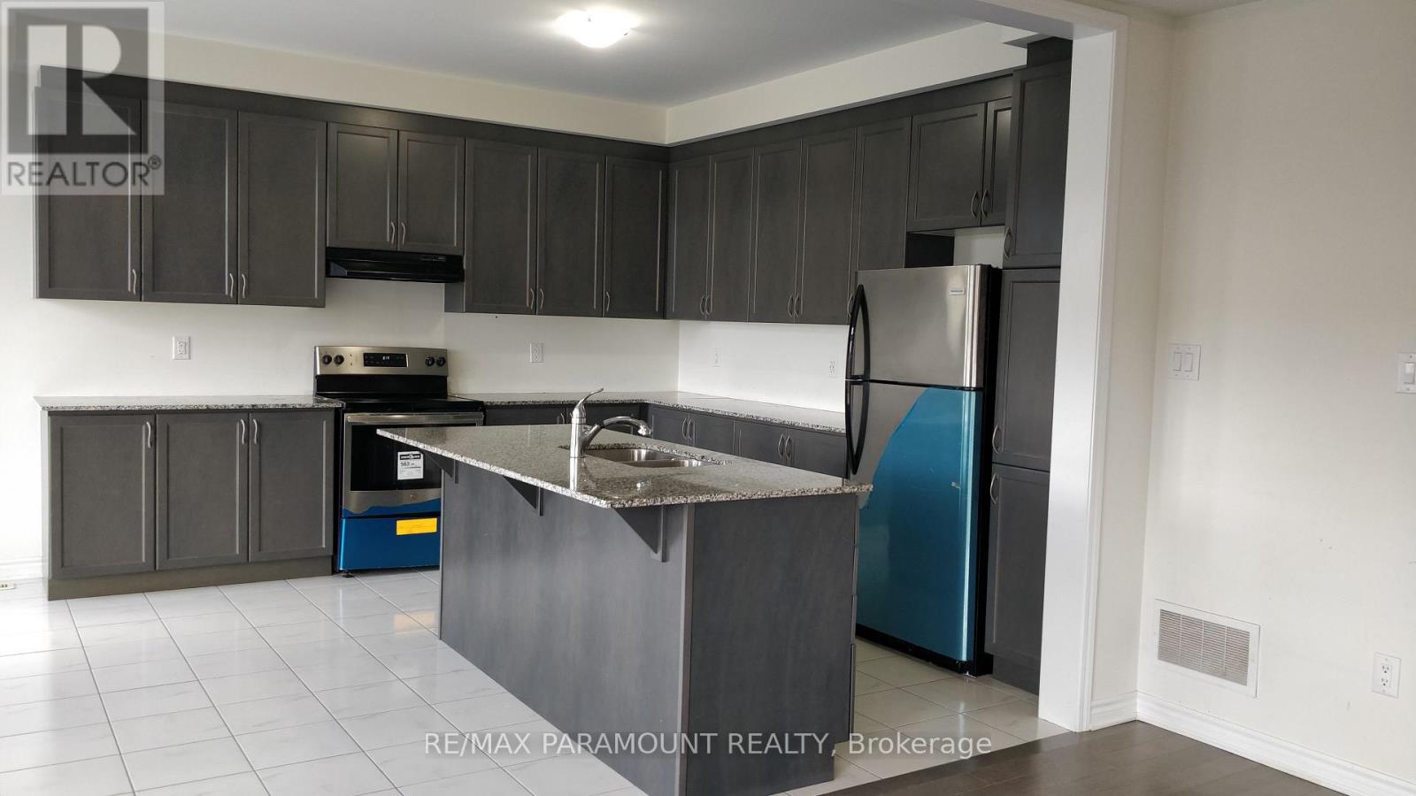 15 Affusion Road, Brampton, Ontario  L7A 0H1 - Photo 3 - W12791628