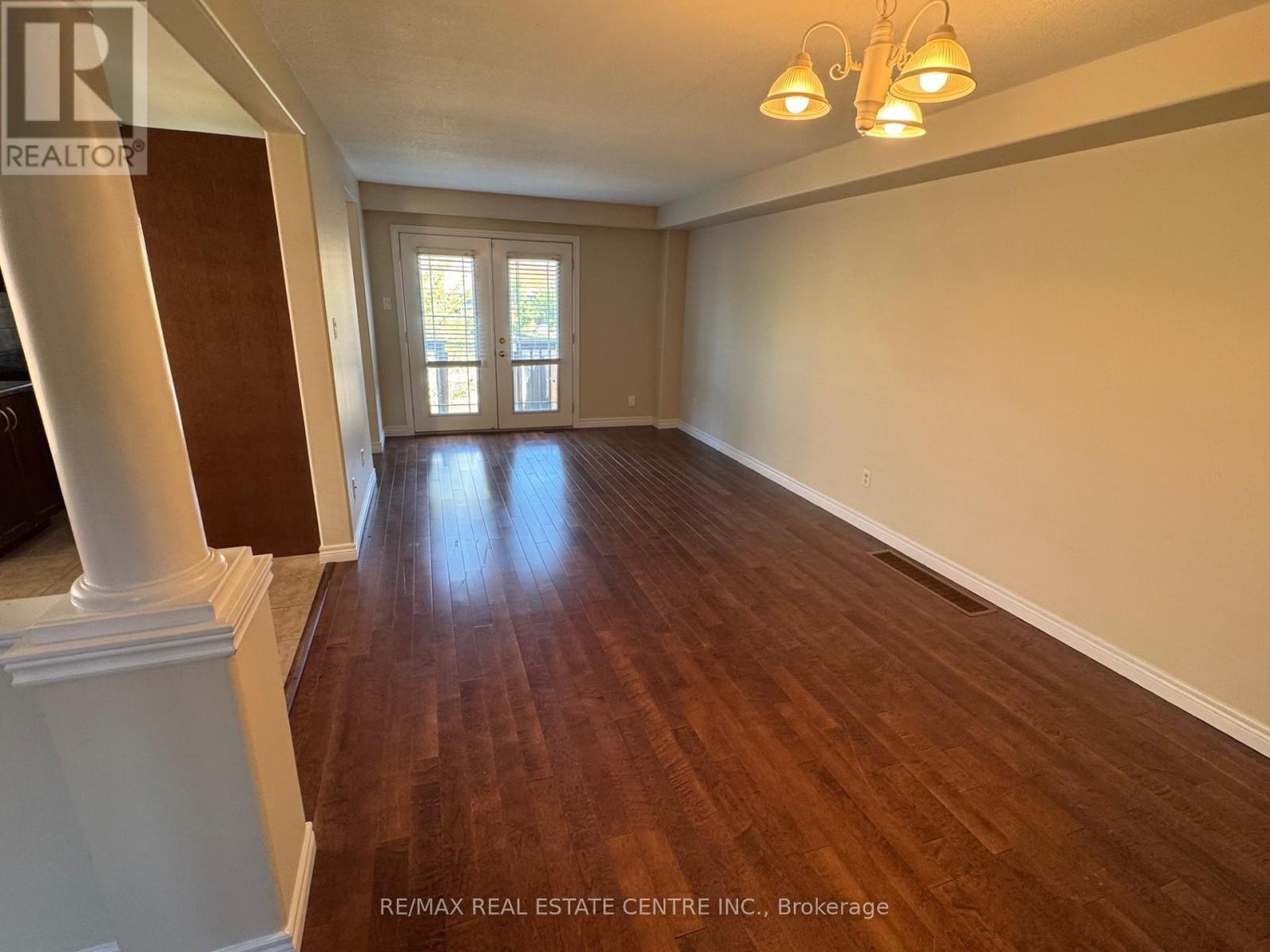 27 Hemlock Way, Grimsby, Ontario  L3M 0A7 - Photo 2 - X12791610