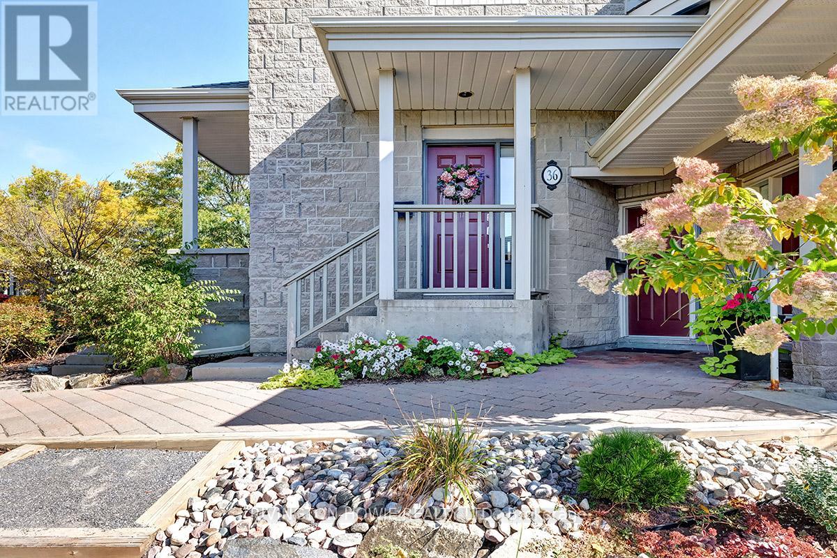 36 Robson Court, Ottawa, Ontario K2K 2W1 - Photo 2 - X12791668