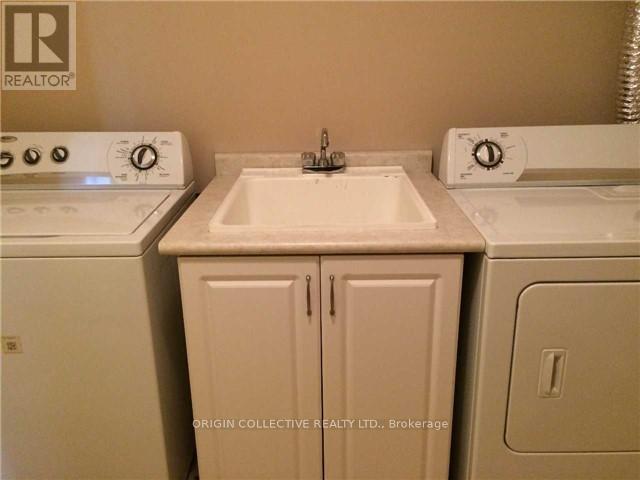 2307 Whistling Springs Cres Crescent E, Oakville, Ontario  L6M 0C5 - Photo 13 - W12791630