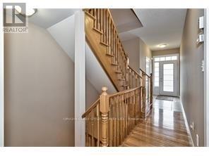 2307 Whistling Springs Cres Crescent E, Oakville, Ontario  L6M 0C5 - Photo 4 - W12791630