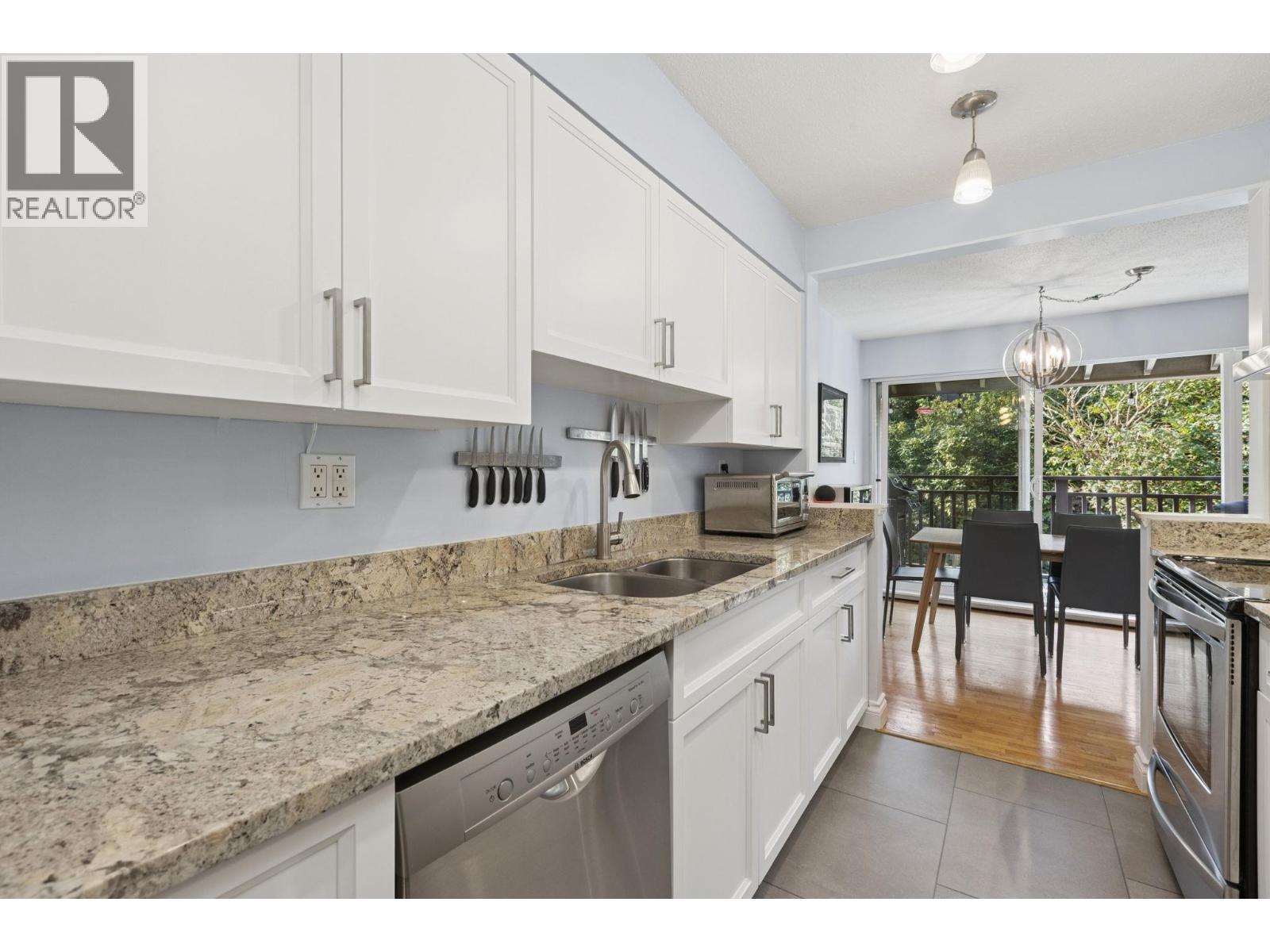 214 555 W 28th Street, North Vancouver, British Columbia  V7N 2J7 - Photo 8 - R3090117