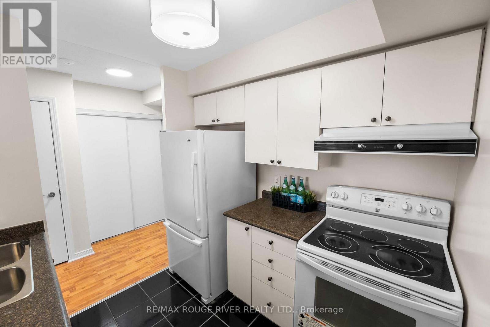 818 - 1200 The Esplanade Road N, Pickering, Ontario  L1V 6V3 - Photo 13 - E12791652