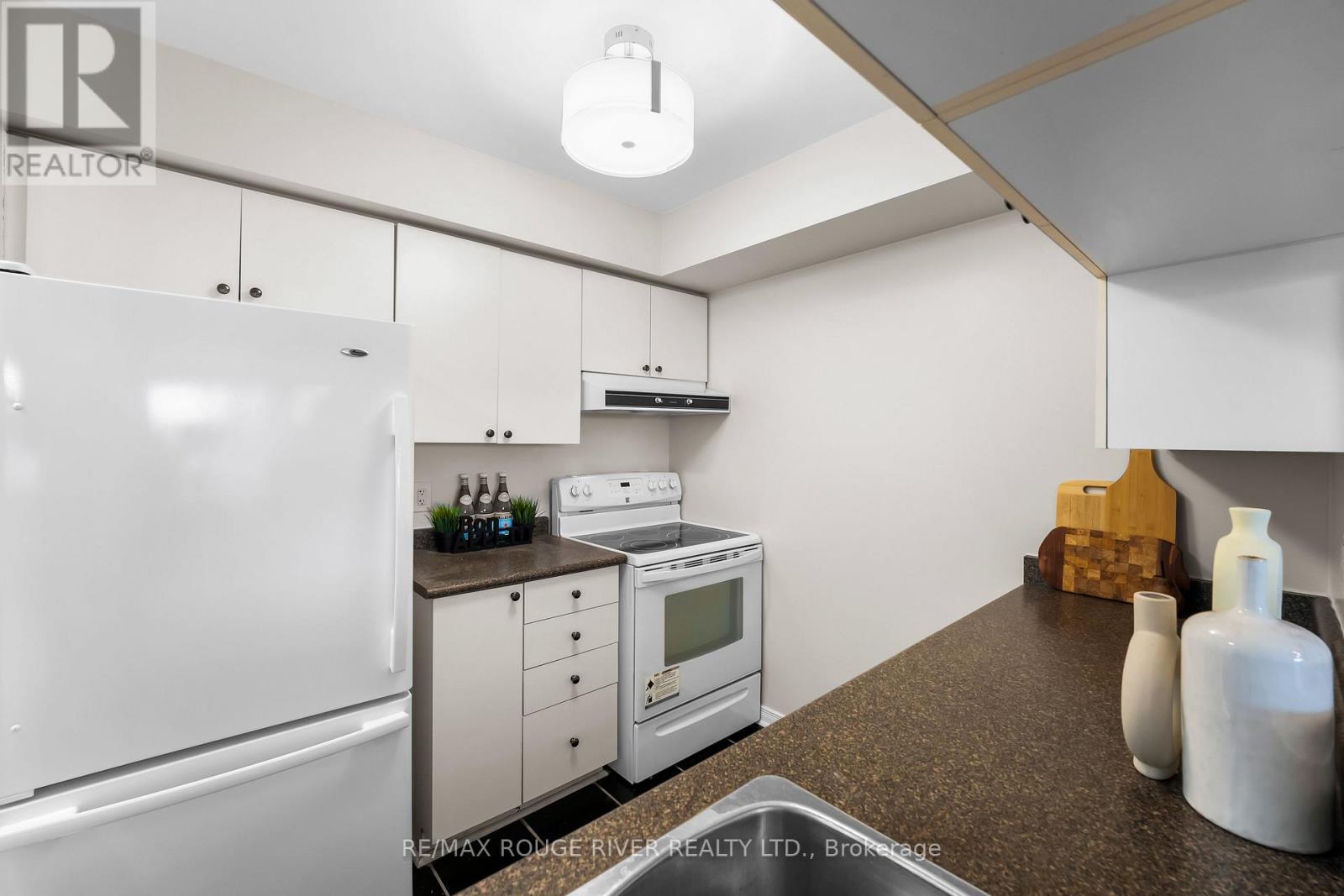 818 - 1200 The Esplanade Road N, Pickering, Ontario  L1V 6V3 - Photo 15 - E12791652