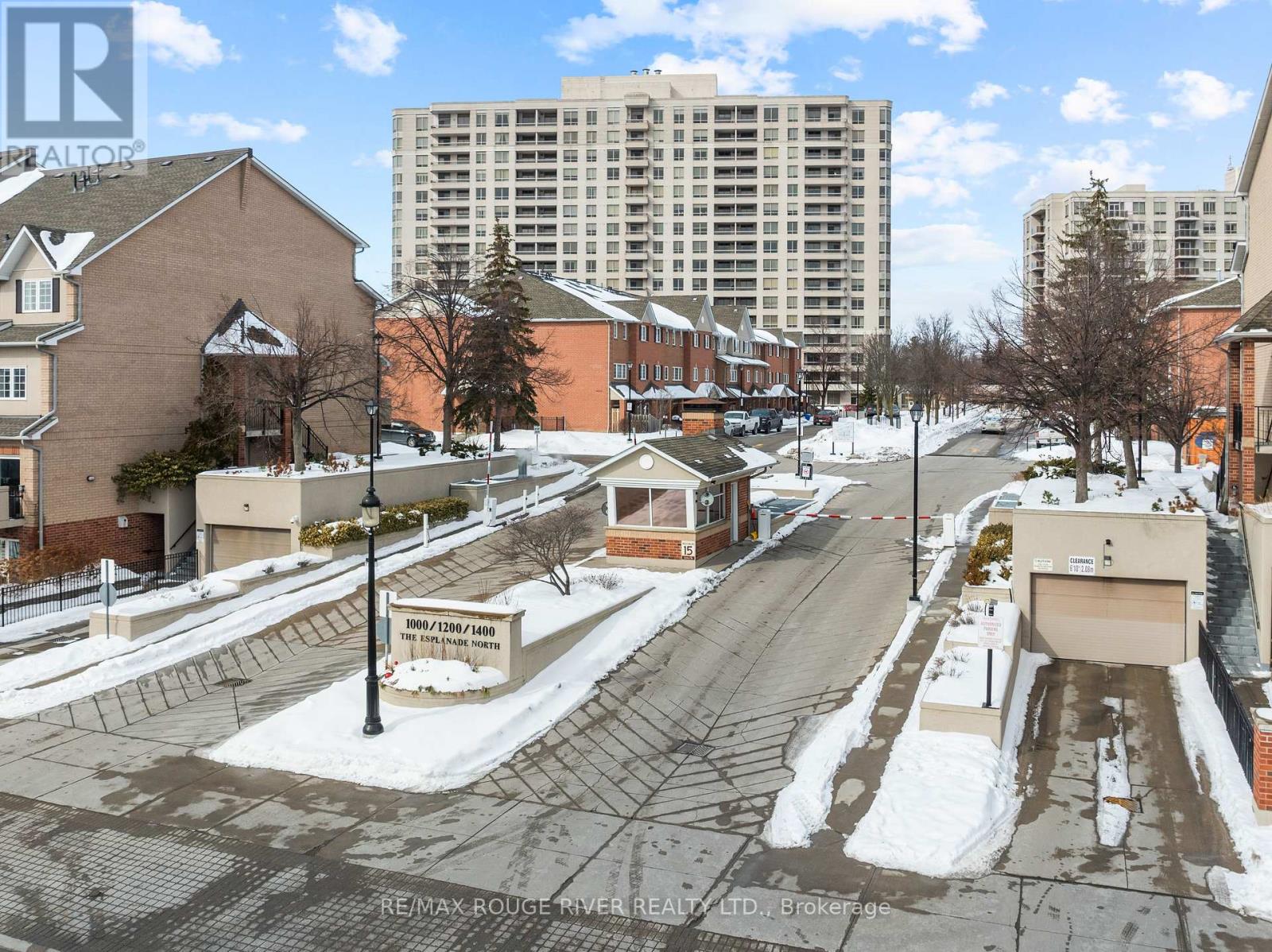 818 - 1200 The Esplanade Road N, Pickering, Ontario  L1V 6V3 - Photo 2 - E12791652