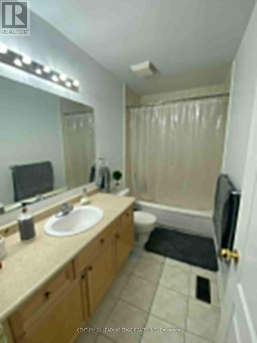 71 Jessop Drive, Brampton, Ontario  L7A 3N4 - Photo 11 - W12791658