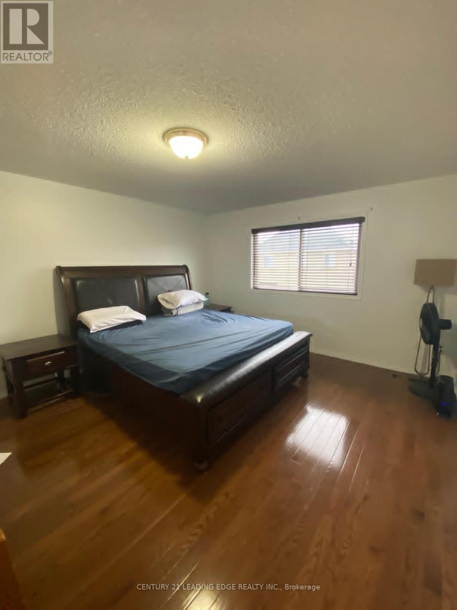 71 Jessop Drive, Brampton, Ontario  L7A 3N4 - Photo 13 - W12791658