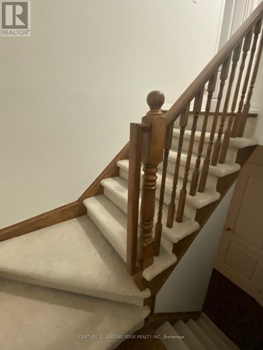 71 Jessop Drive, Brampton, Ontario  L7A 3N4 - Photo 6 - W12791658