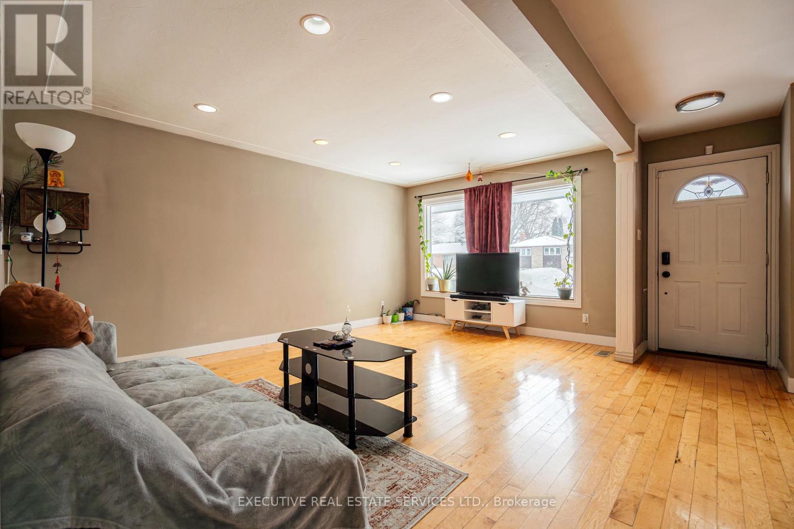 268 Ross Avenue, Kitchener, Ontario  N2A 1V6 - Photo 9 - X12791656