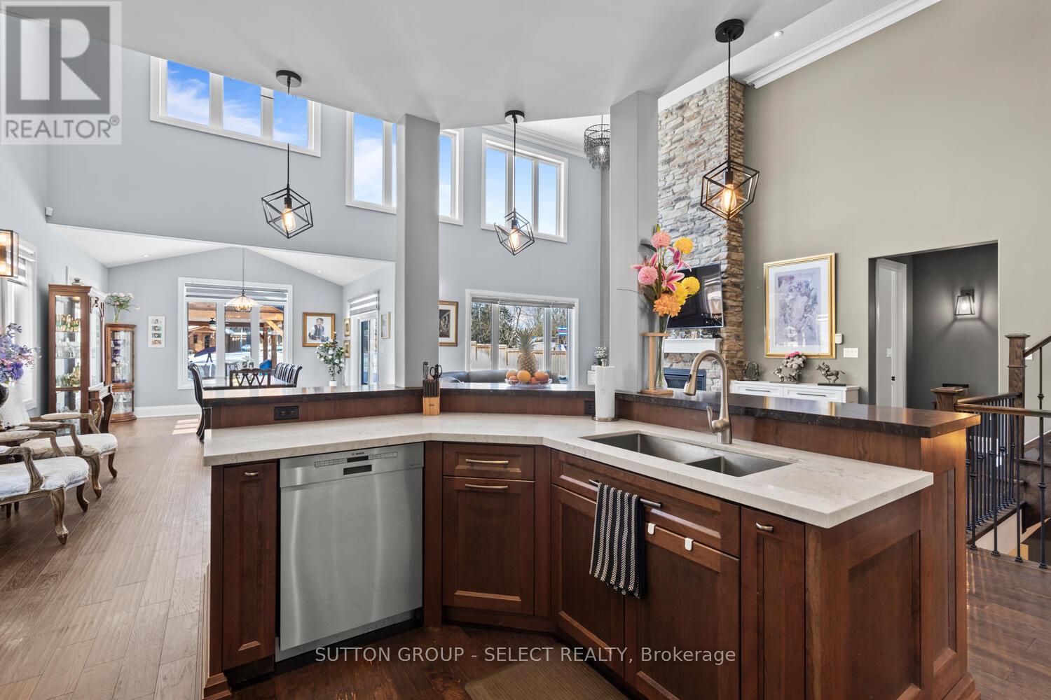 276 Sunnybrae Avenue, Innisfil, Ontario  L9S 1J1 - Photo 9 - N12791674