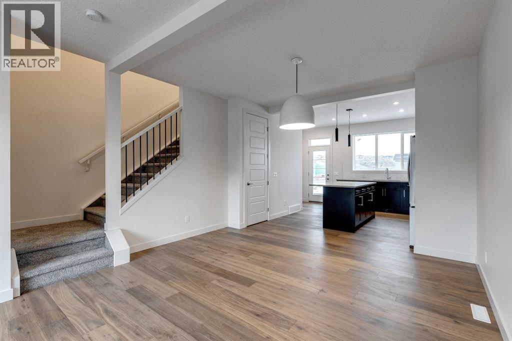 338 Sundown Road, Cochrane, Alberta  T4C 3H2 - Photo 11 - A2276453