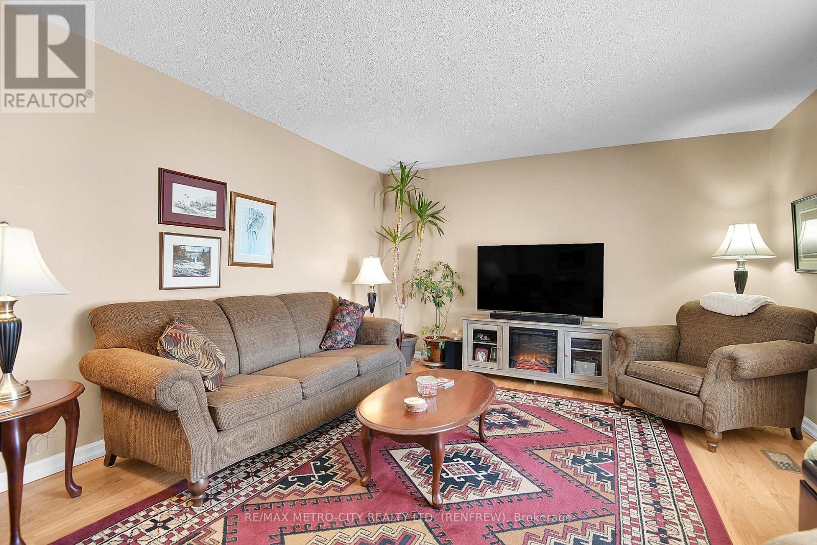 1154 Whitton Road, Horton, Ontario  K7V 3Z6 - Photo 11 - X12791680