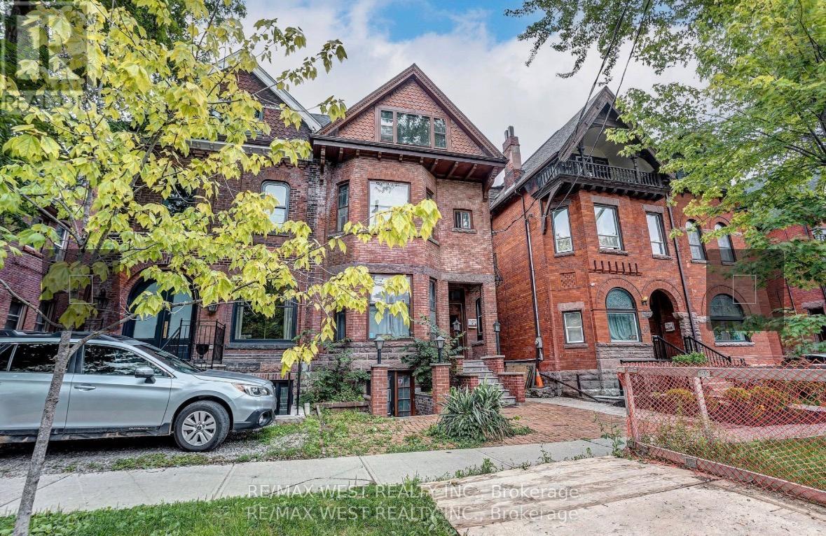 102 - 125 MADISON AVE AVENUE, Toronto, Ontario