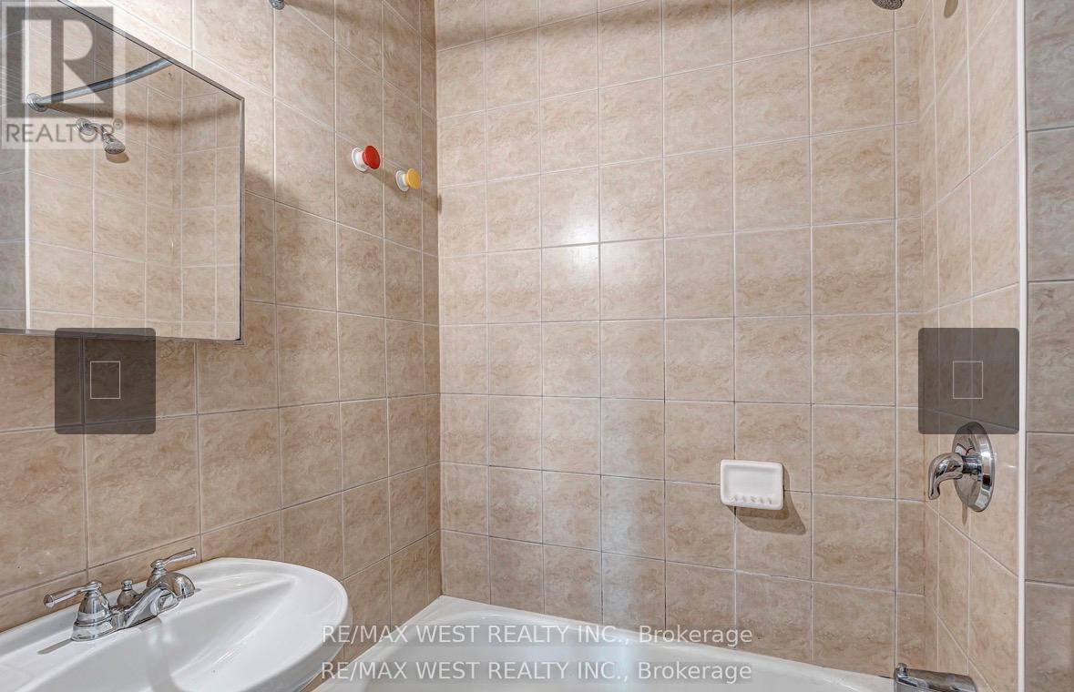 102 - 125 Madison Ave Avenue, Toronto, Ontario  M5R 2S3 - Photo 10 - C12791698