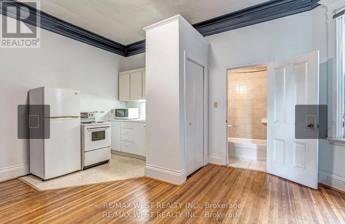 102 - 125 Madison Ave Avenue, Toronto, Ontario  M5R 2S3 - Photo 9 - C12791698