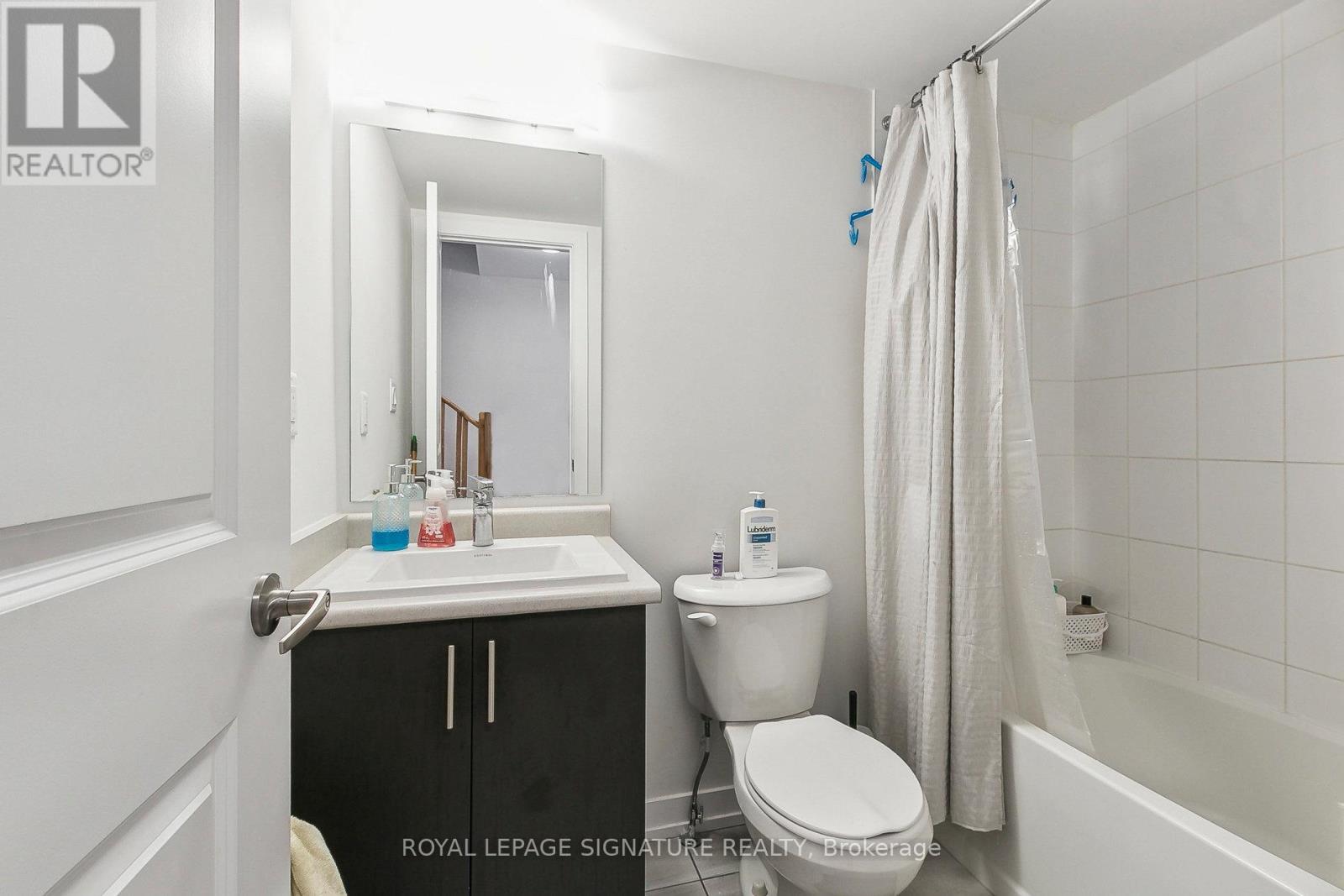 65 Akil Thomas Gardens, Toronto, Ontario  M1P 3C1 - Photo 4 - E12791696