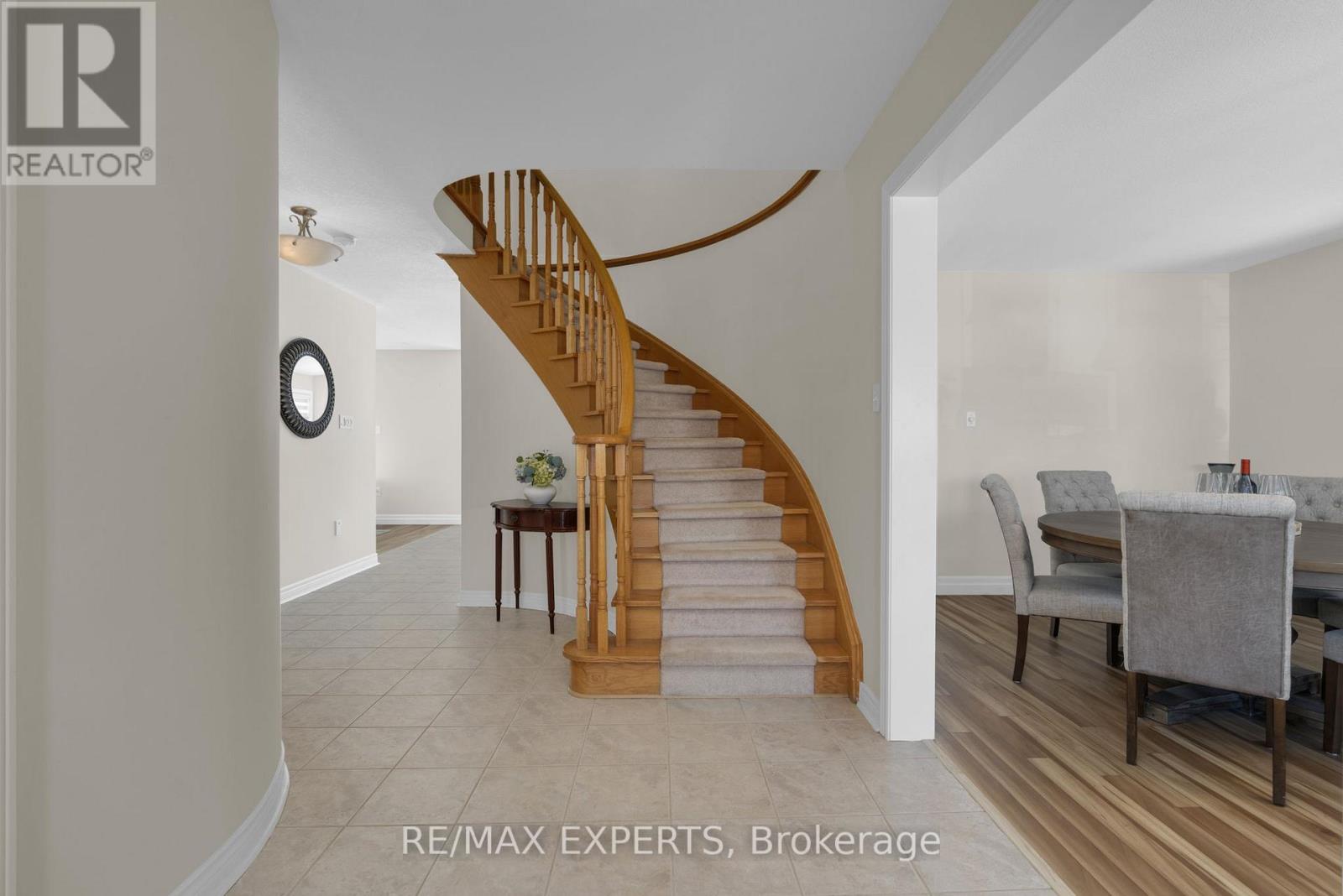 30 Taylor Court, Bradford West Gwillimbury, Ontario  L3Z 3J1 - Photo 6 - N12791678