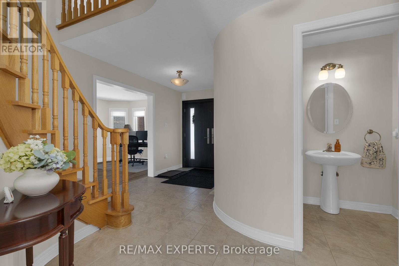 30 Taylor Court, Bradford West Gwillimbury, Ontario  L3Z 3J1 - Photo 7 - N12791678