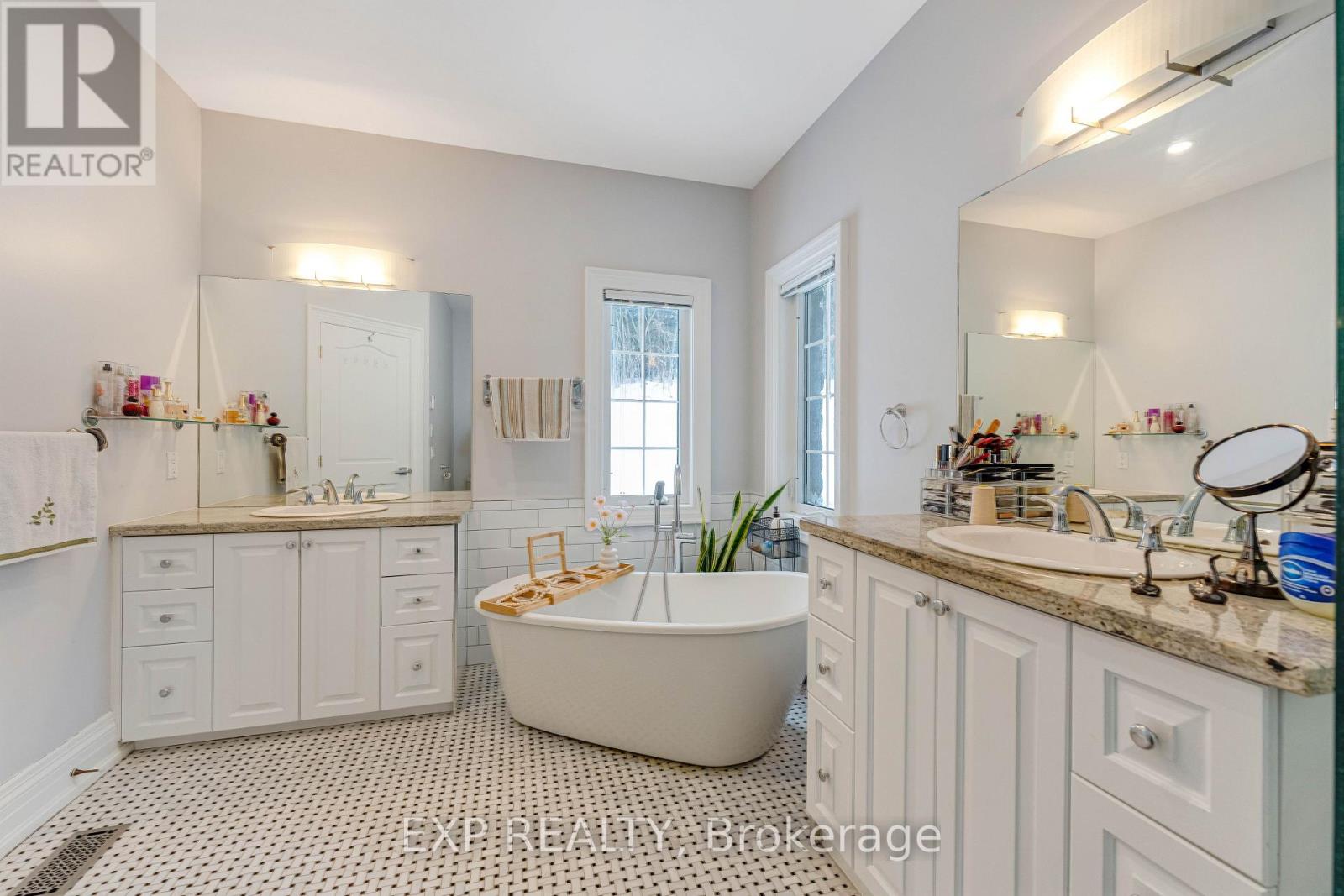 10 Valley Hill Drive, Caledon, Ontario  L7E 0B8 - Photo 21 - W12791684