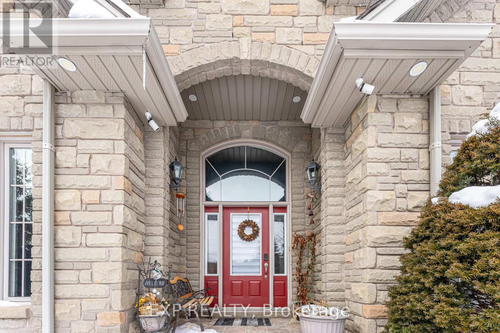 10 Valley Hill Drive, Caledon, Ontario  L7E 0B8 - Photo 3 - W12791684