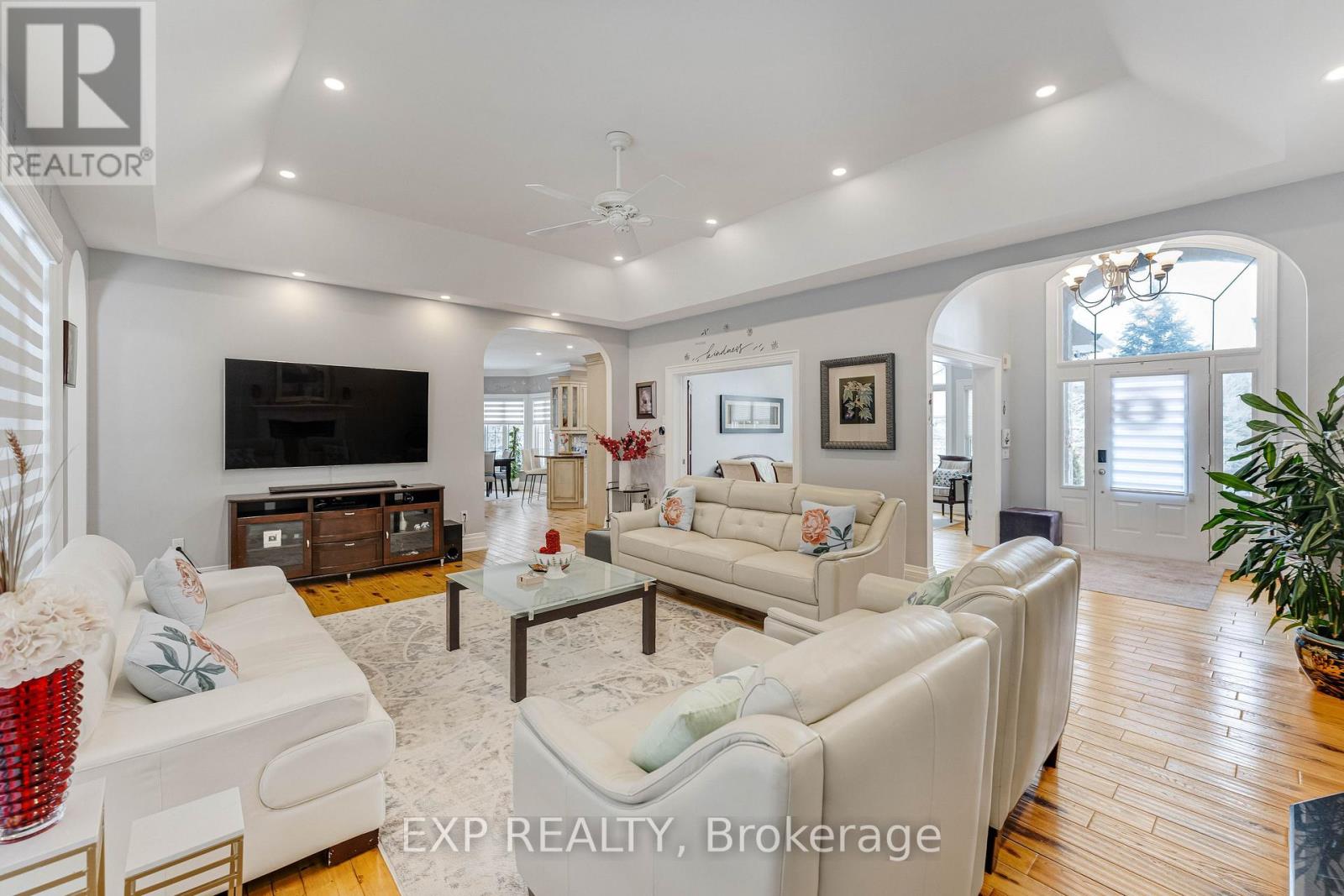 10 Valley Hill Drive, Caledon, Ontario  L7E 0B8 - Photo 7 - W12791684