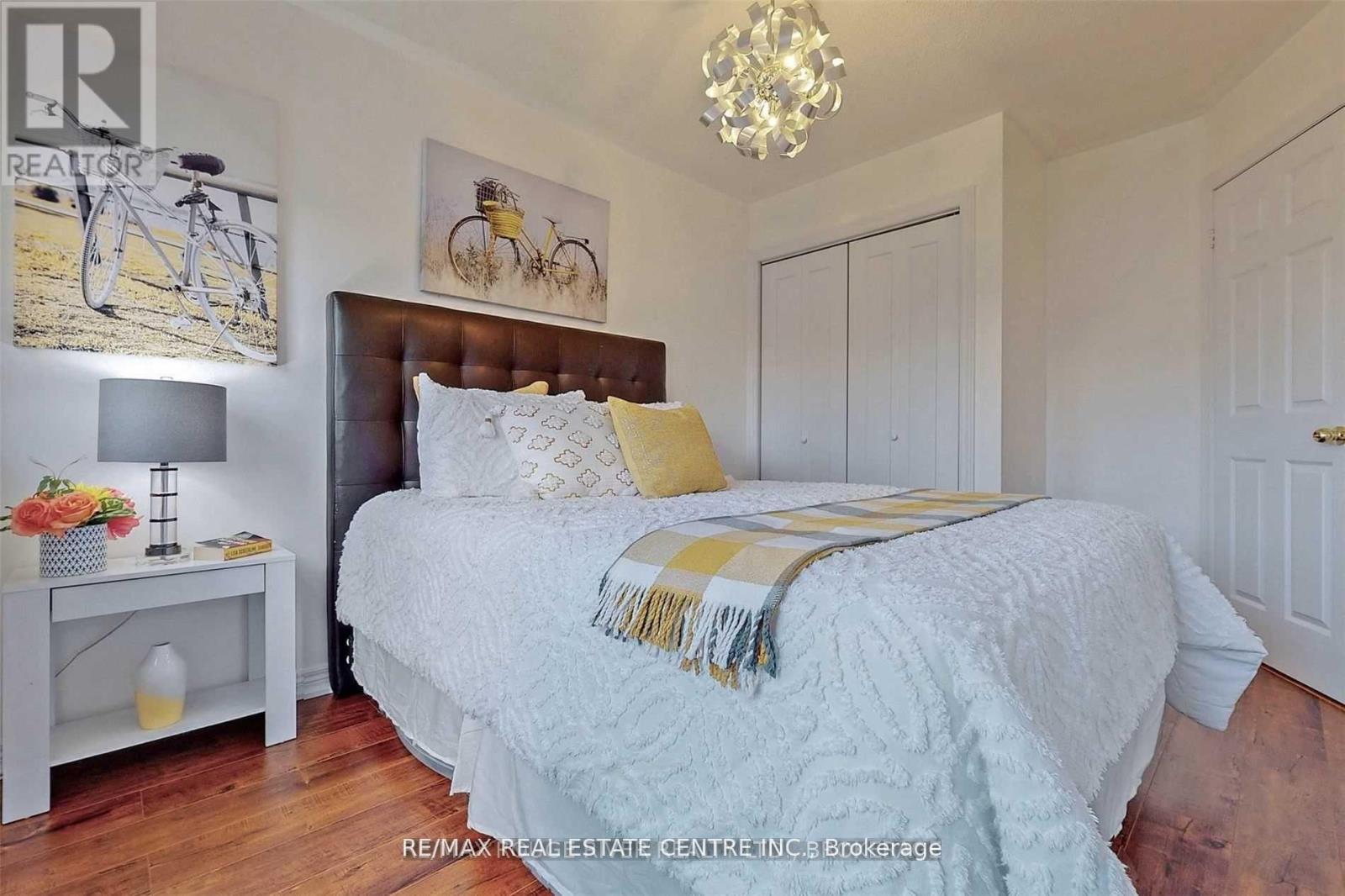 3876 Manatee Way, Mississauga, Ontario  L5M 6P7 - Photo 11 - W12791688