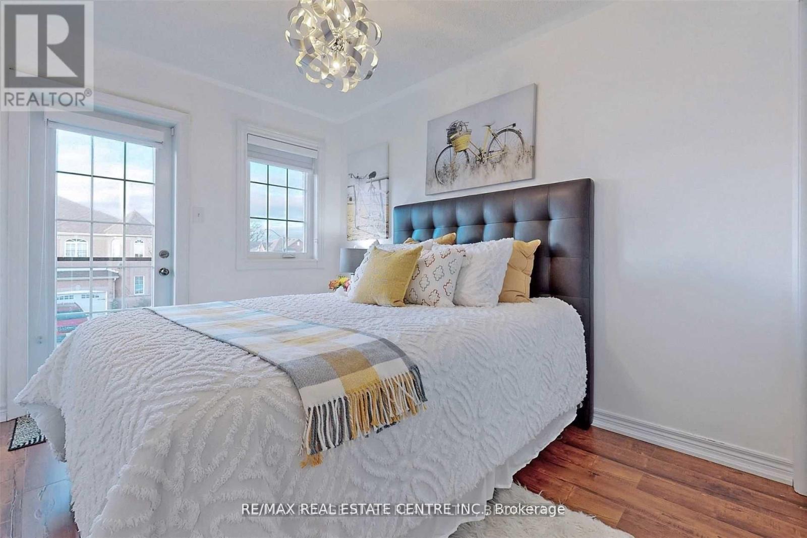 3876 Manatee Way, Mississauga, Ontario  L5M 6P7 - Photo 13 - W12791688