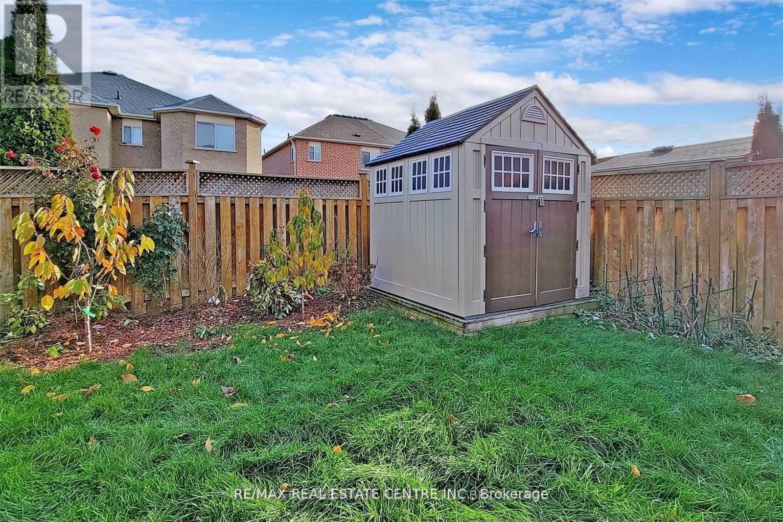 3876 Manatee Way, Mississauga, Ontario  L5M 6P7 - Photo 16 - W12791688