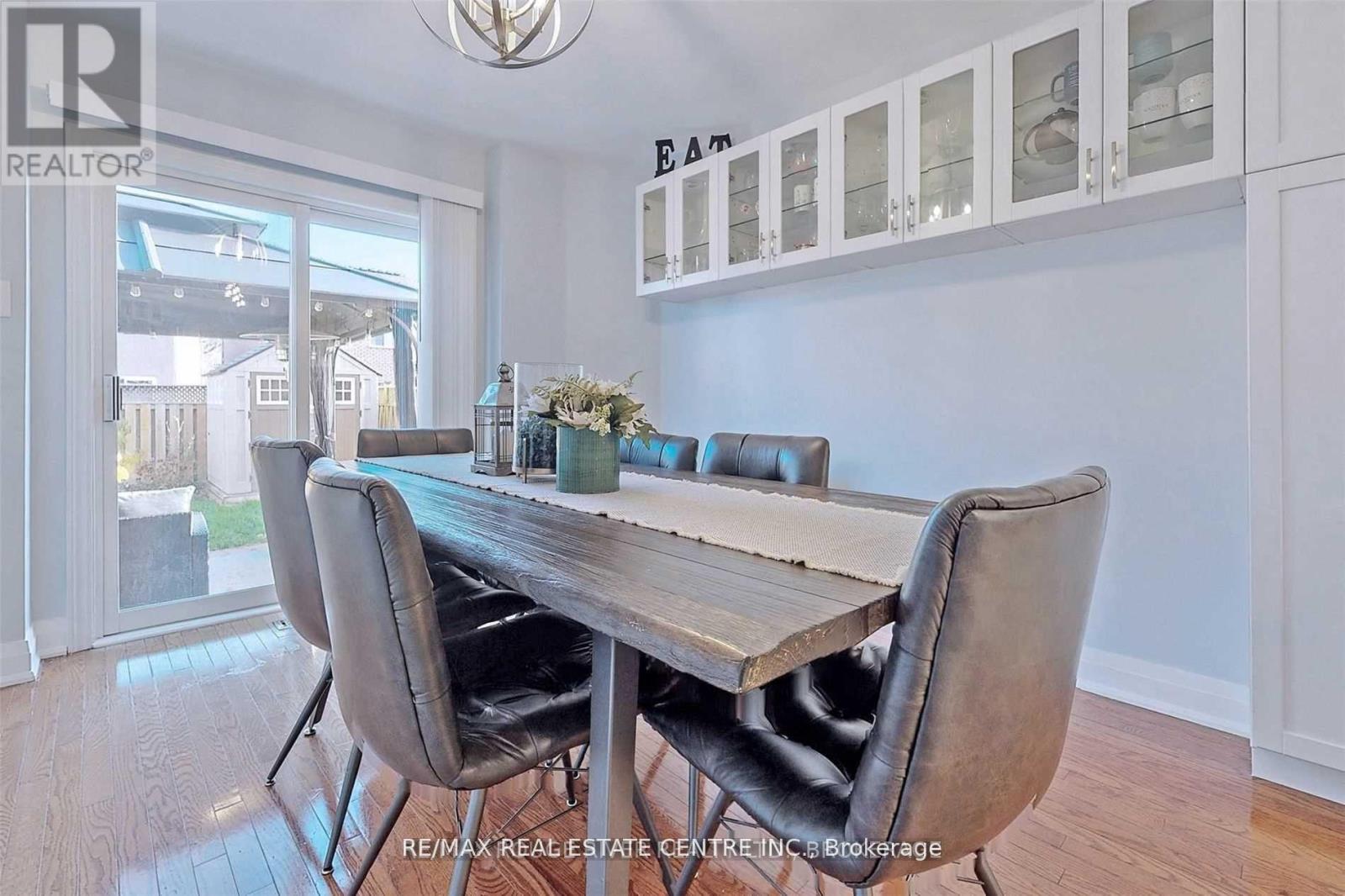 3876 Manatee Way, Mississauga, Ontario  L5M 6P7 - Photo 4 - W12791688