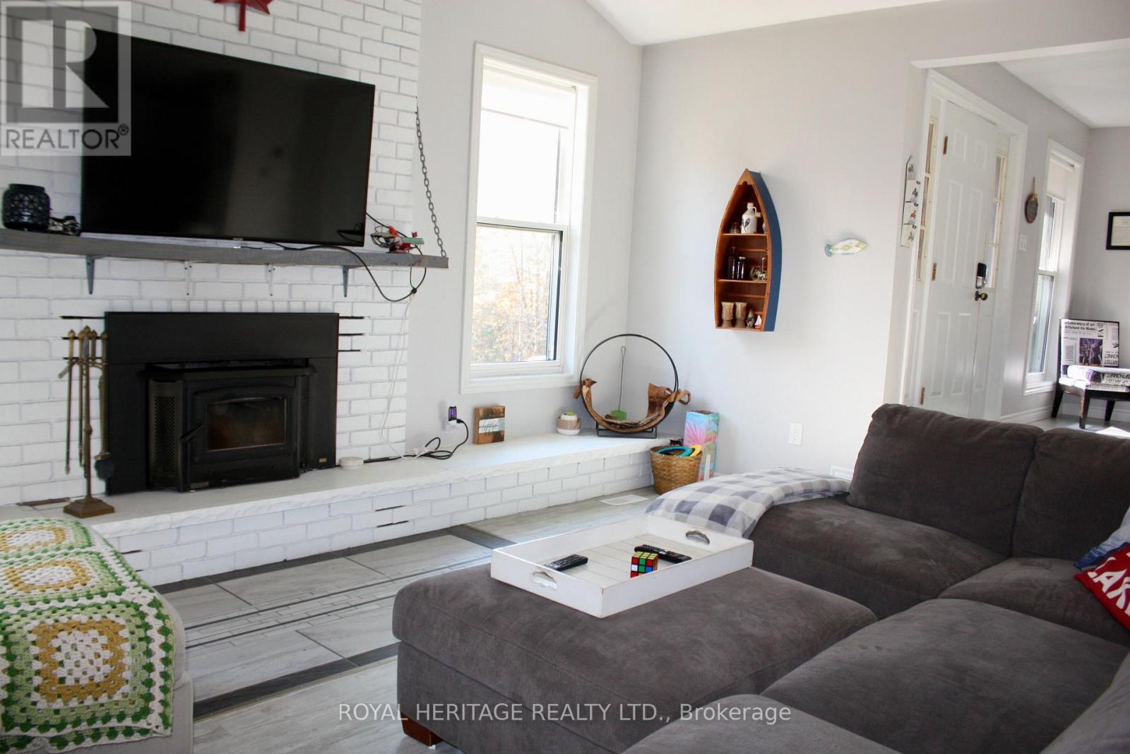 2331 Lakeside Road, Douro-Dummer, Ontario  K0L 2H0 - Photo 6 - X12791706