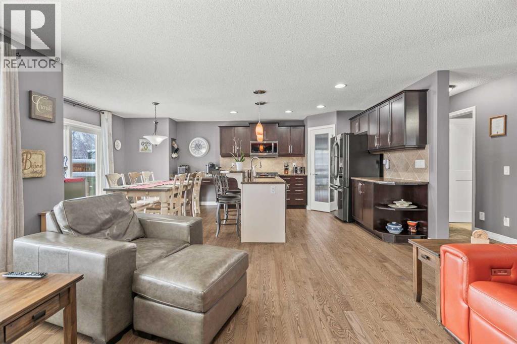 715 Copperpond Circle Se, Calgary, Alberta  T2Z 0R5 - Photo 7 - A2270187