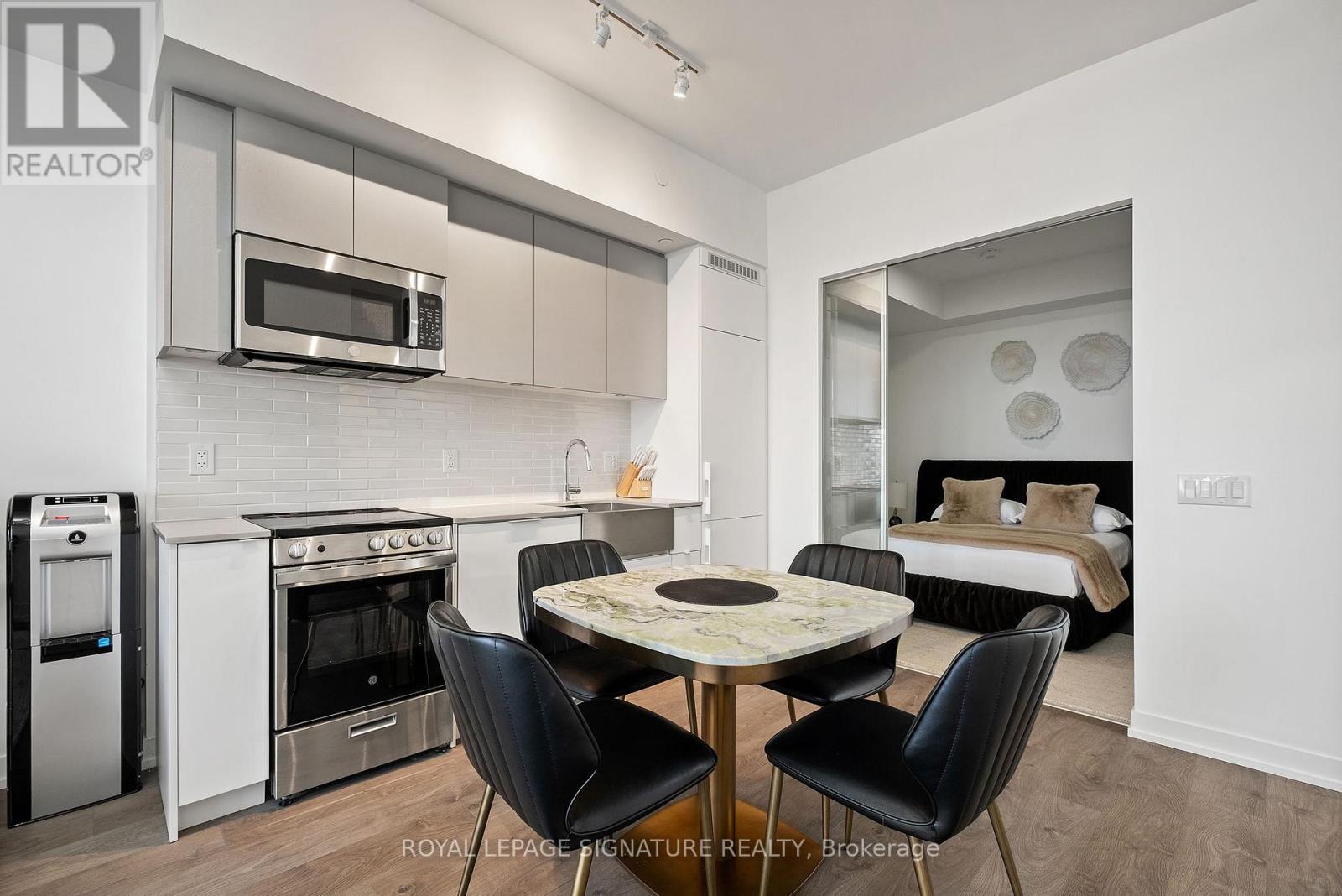 Lp17 - 270 Dufferin Street, Toronto, Ontario  M6K 0H8 - Photo 13 - W12791588