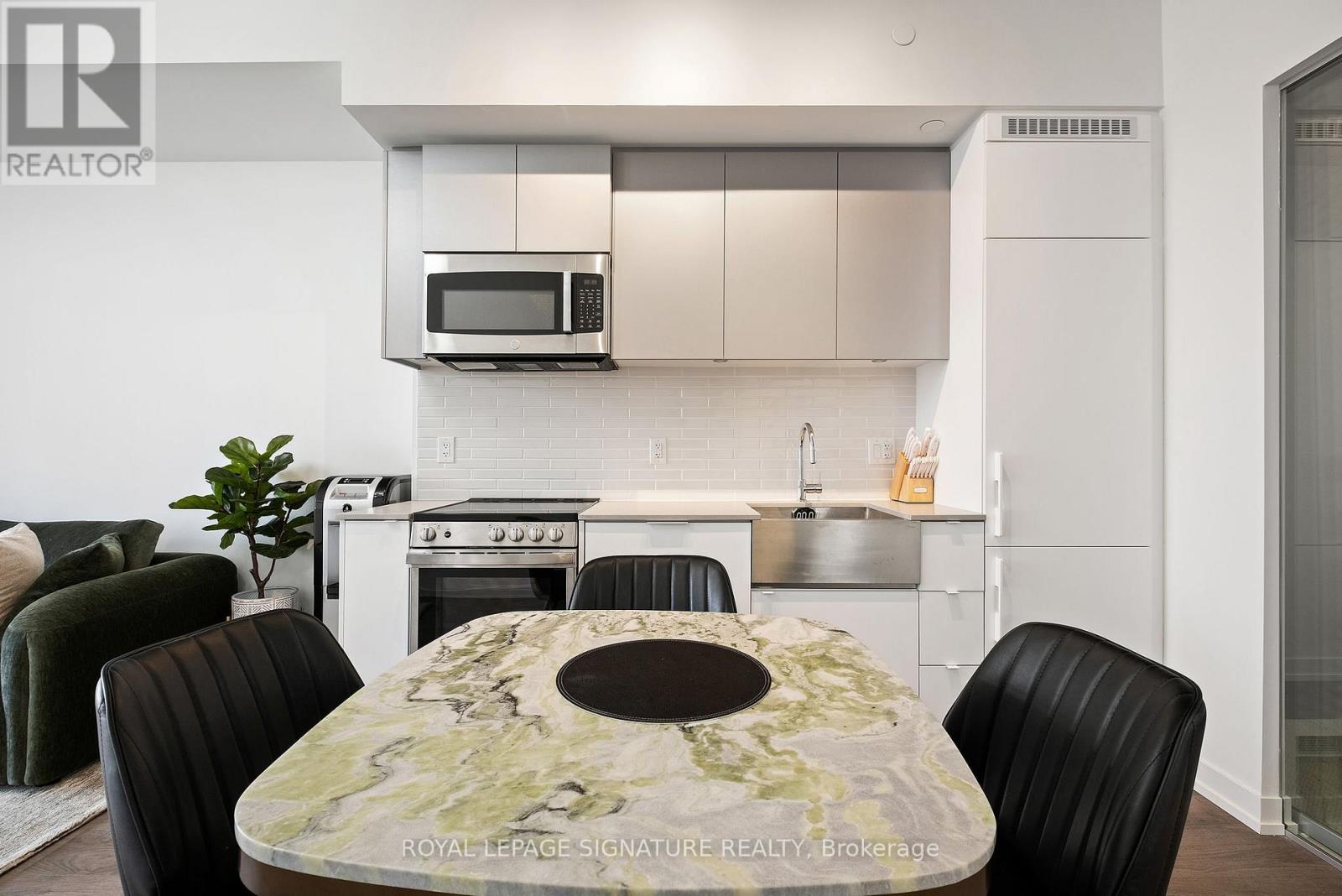 Lp17 - 270 Dufferin Street, Toronto, Ontario  M6K 0H8 - Photo 16 - W12791588