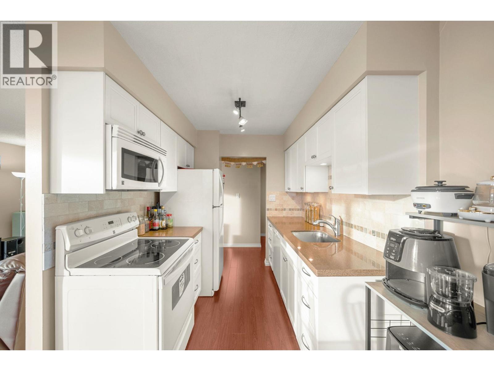 1108 2041 Bellwood Avenue, Burnaby, British Columbia  V5B 4V5 - Photo 11 - R3090131