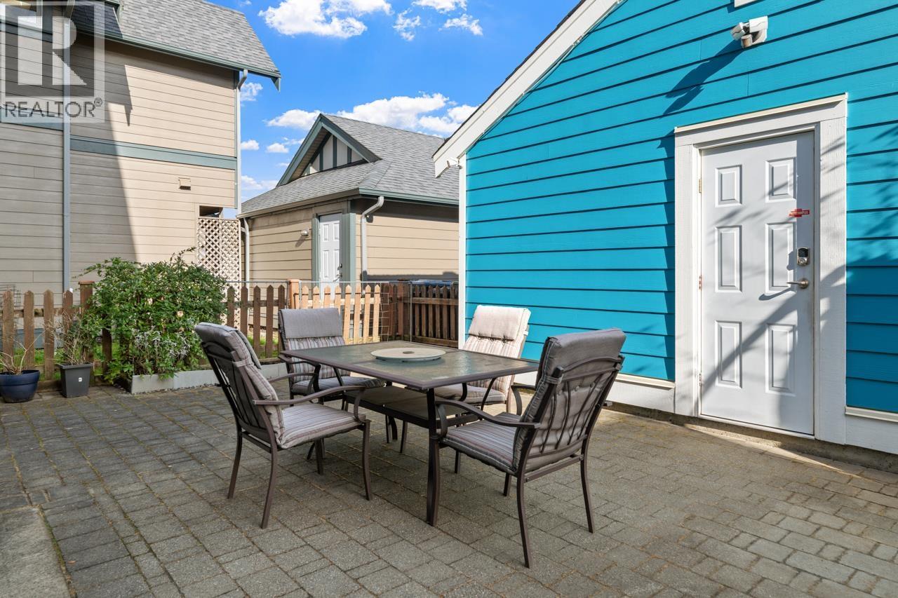 245 Holly Avenue, New Westminster, British Columbia  V3M 0B3 - Photo 38 - R3090127