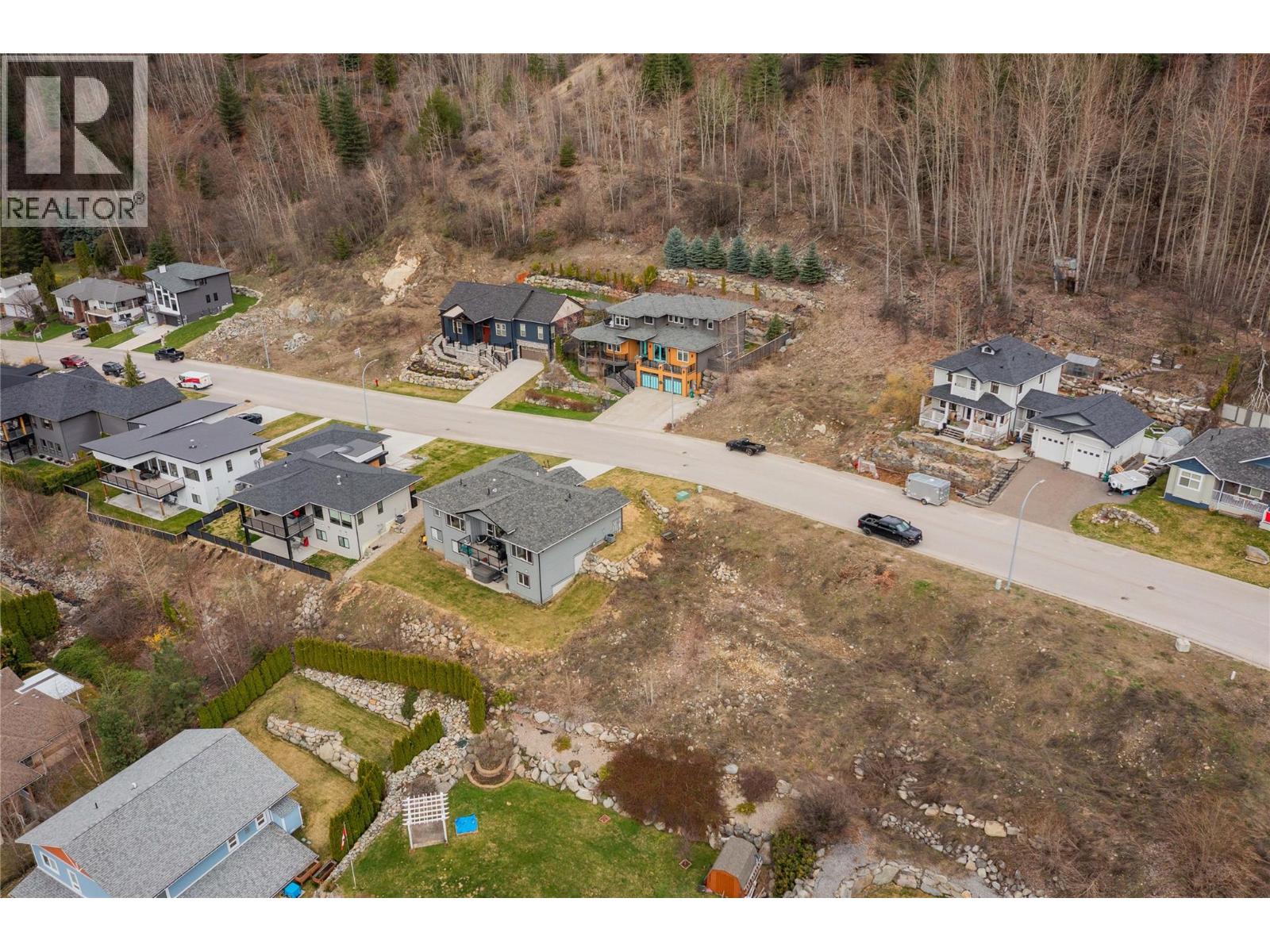 2450 Mcbride Street, Trail, British Columbia V1R 4N8 - Photo 4 - 10376118