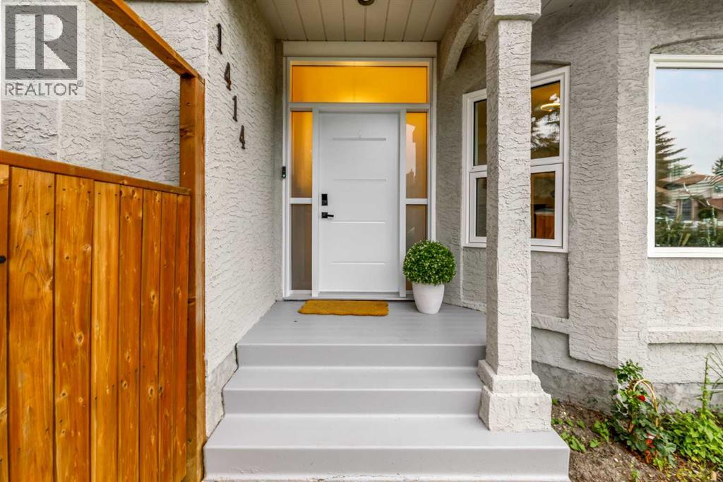 1414 Shawnee Drive, Calgary, Alberta  T2Y 2V1 - Photo 4 - A2284108