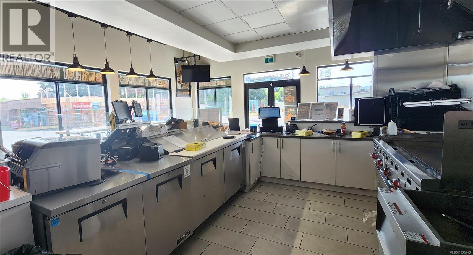 4 2230 Cliffe Ave, Courtenay, British Columbia  V9N 2L4 - Photo 3 - 1025962