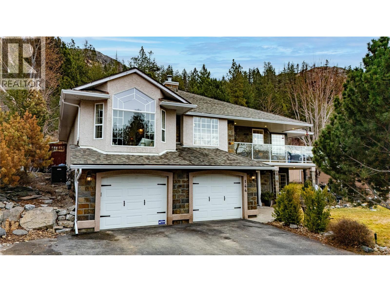 144 Christie Mountain Lane, Okanagan Falls, British Columbia  V0H 1R3 - Photo 1 - 10375433