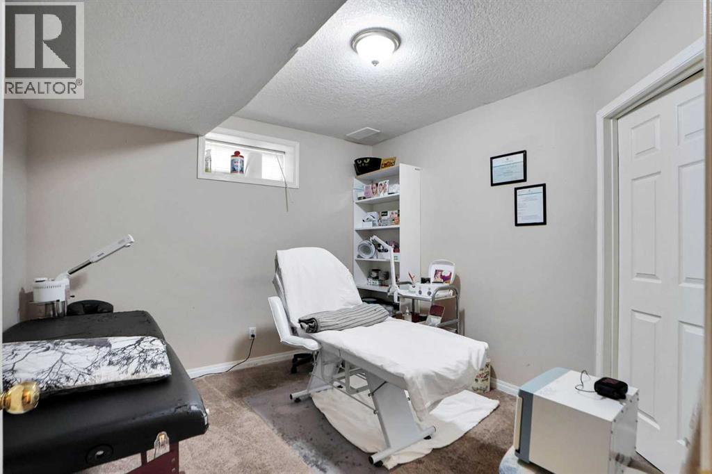 171 Coral Springs Park Ne, Calgary, Alberta  T3J 3Y2 - Photo 10 - A2286708