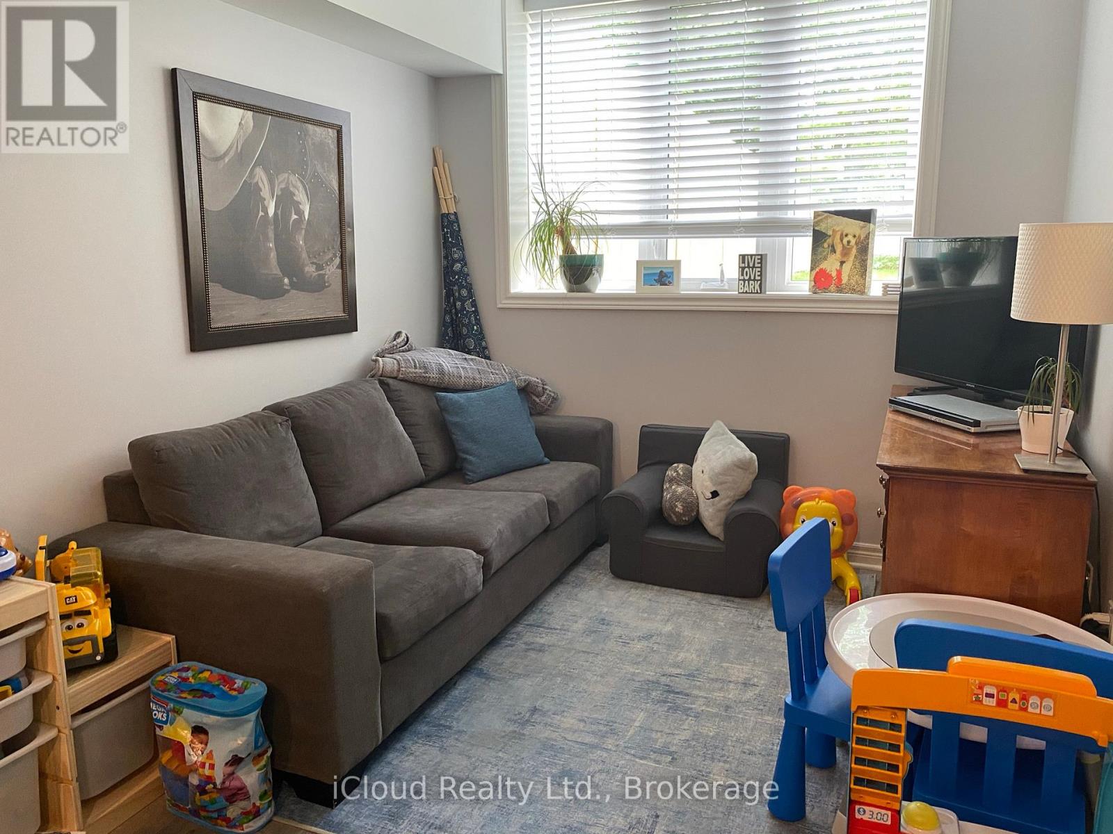 2 - 10a Lloyd Street, St. Catharines, Ontario  L2S 2N8 - Photo 6 - X12791720