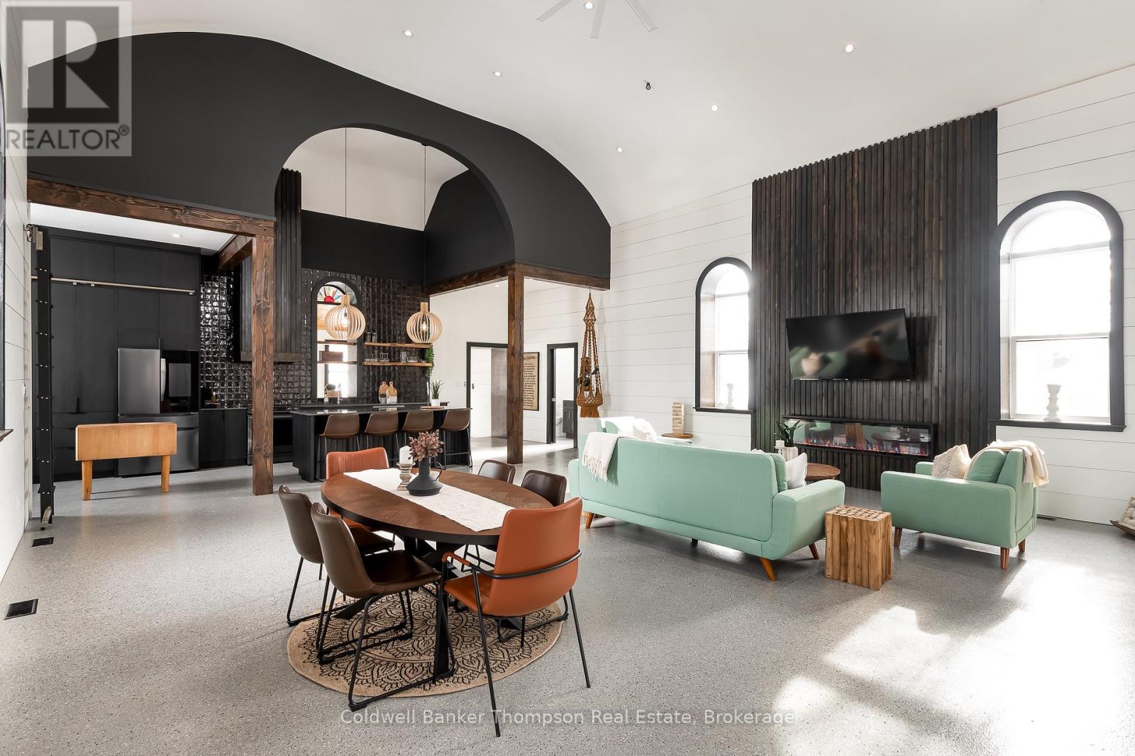 164 Ontario Street, Burk's Falls, Ontario P0A 1C0 - Photo 2 - X12791742