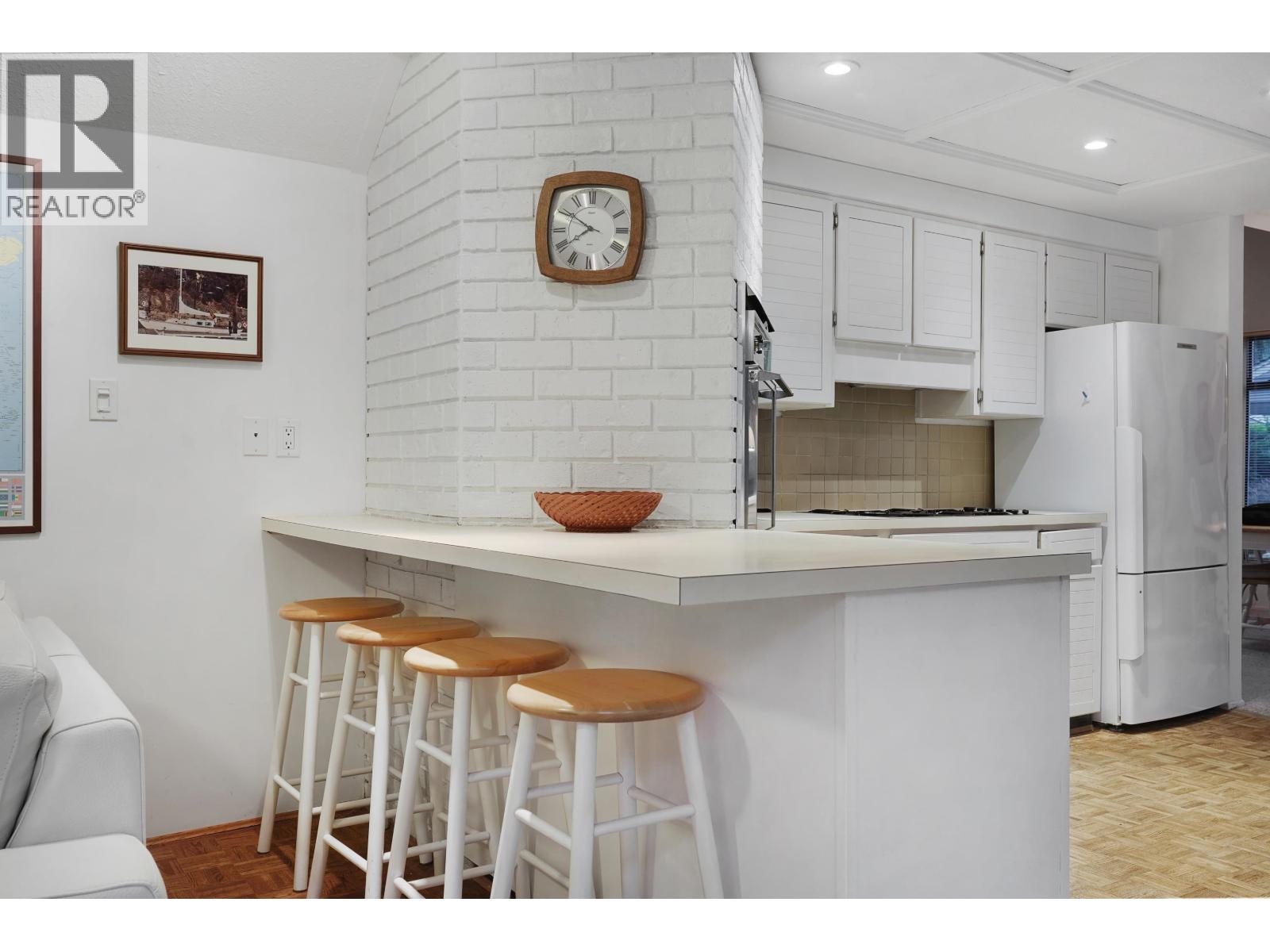 976 Prospect Avenue, North Vancouver, British Columbia  V7R 2M4 - Photo 4 - R3080397