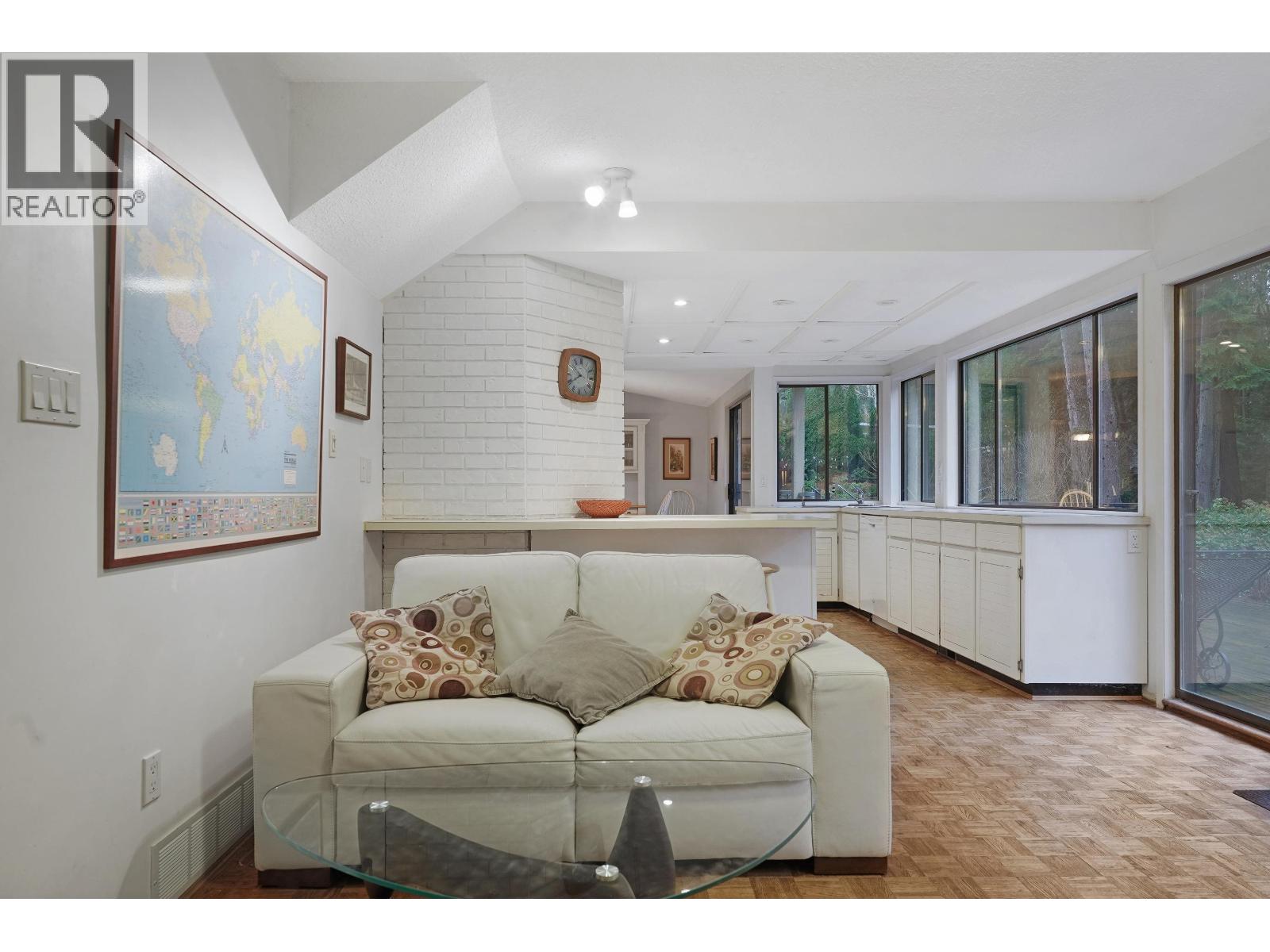 976 Prospect Avenue, North Vancouver, British Columbia  V7R 2M4 - Photo 9 - R3080397