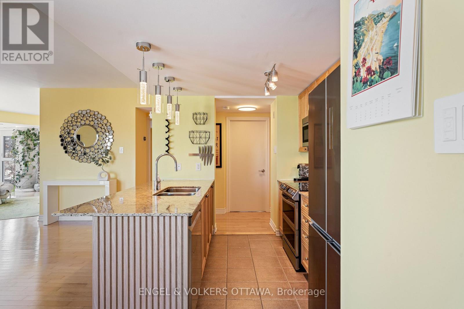 405 - 200 Lett Street, Ottawa, Ontario  K1R 0A7 - Photo 11 - X12791728