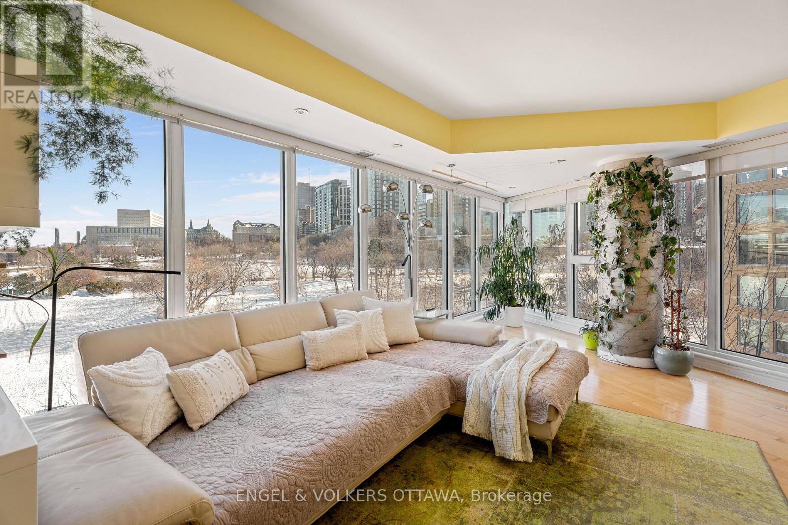 405 - 200 Lett Street, Ottawa, Ontario  K1R 0A7 - Photo 3 - X12791728