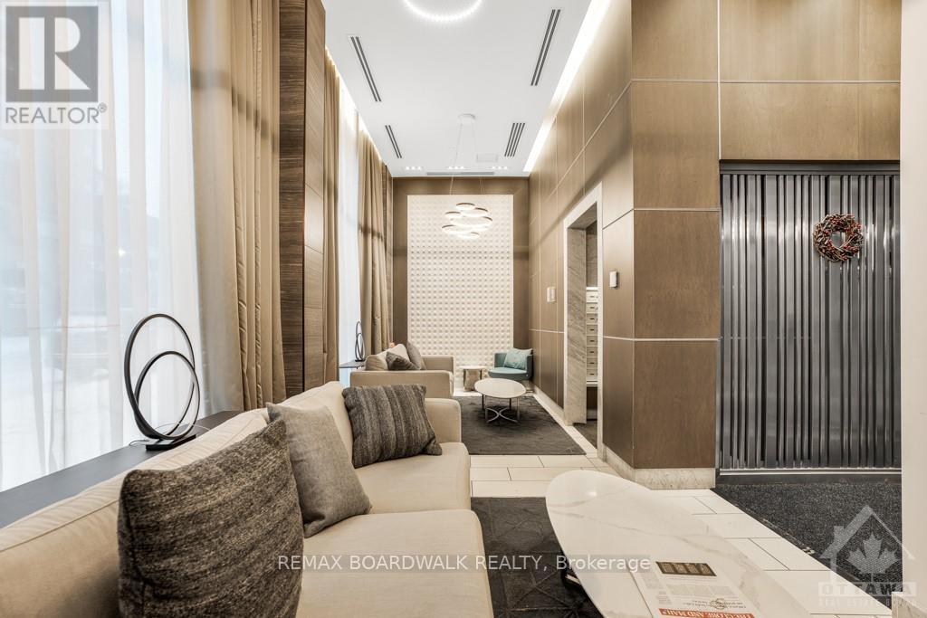 409 - 411 Mackay Street, Ottawa, Ontario  K1M 2K5 - Photo 2 - X12791736