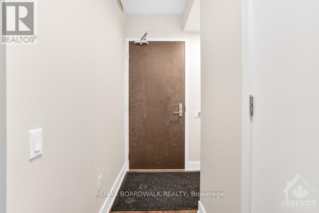 409 - 411 Mackay Street, Ottawa, Ontario  K1M 2K5 - Photo 4 - X12791736